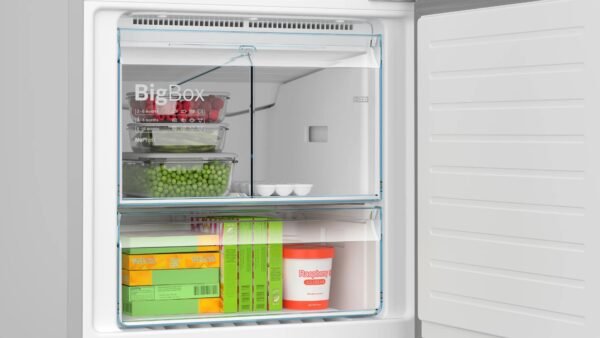 41c26dce3a8e_smc2kx0pfz97ns1a.jpg ثلاجة بوش Series 4 نوفروست ديجيتال، 483 لتر، فضي - KGN55CIEE8